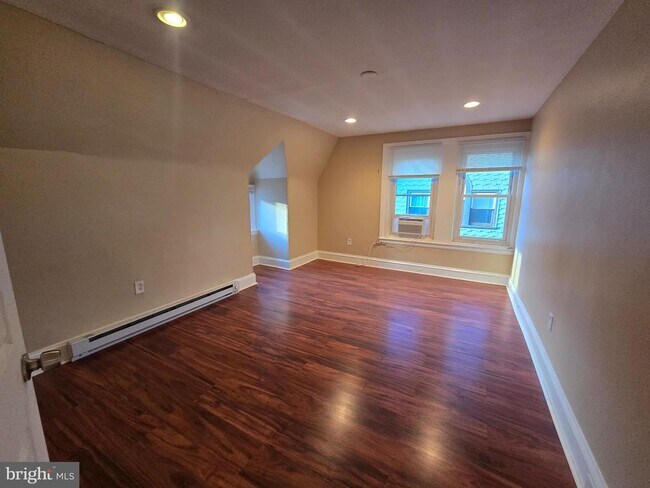 Photo - 133 E Mt Airy Ave Unidad 3