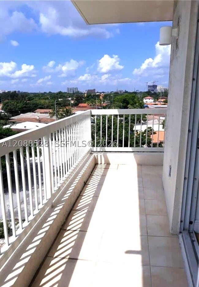 2400 SW 27th Ave Unit 502