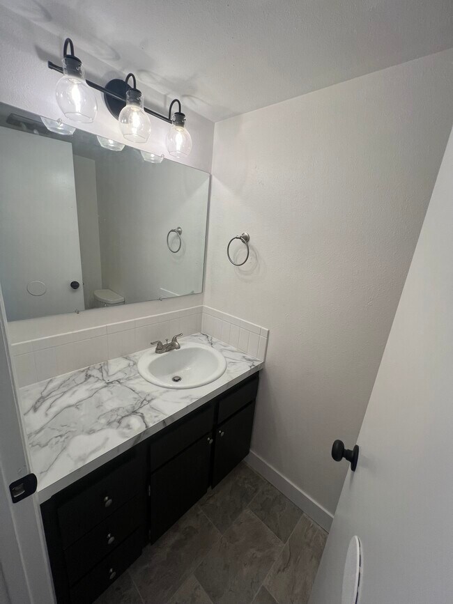 1704 Worden Ave Condo Unit 1704 Worden Condo for Rent in Klamath