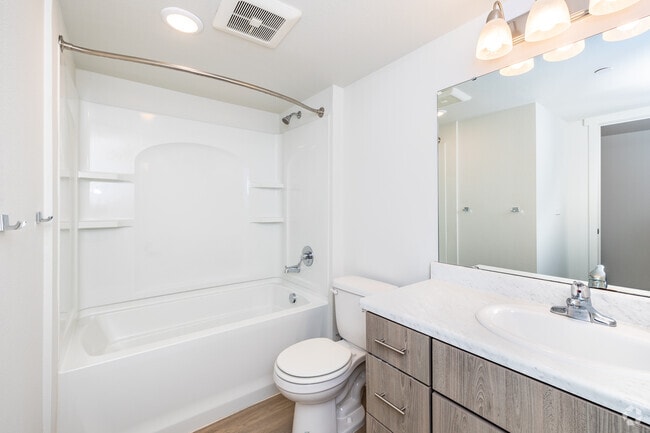 4BR, 2BA - 1,309SF - Second Bathroom