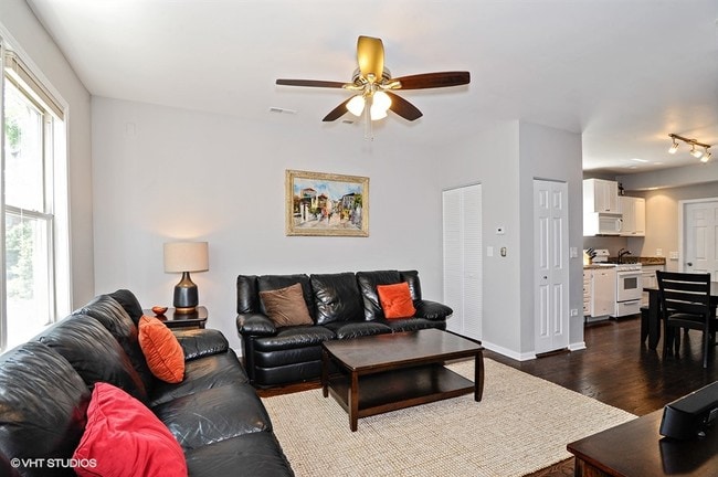 Living Room - 1742 W Julian St Unit 2