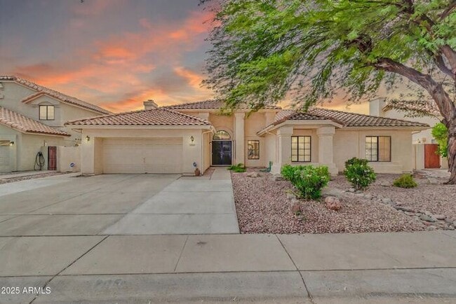 Building Photo - Stunning 4beds/2.5baths single-level home in the heart of Tempe!