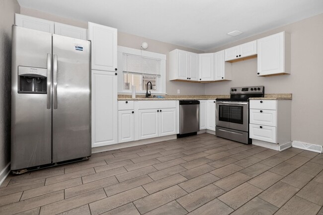 Photo - 1631 W Custer Ave