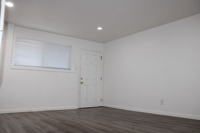 527 Vaqueros Ave Unit C