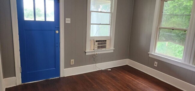 Photo - House + 0.5 acres for Lease In Manor