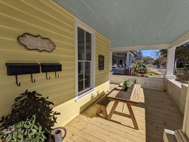 Photo - 234 E 2nd St Unidad Apt B