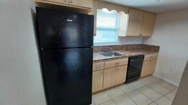 Photo - 280 Ulster Ln