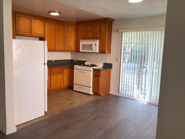 Photo - 703 E California Blvd Unidad 4