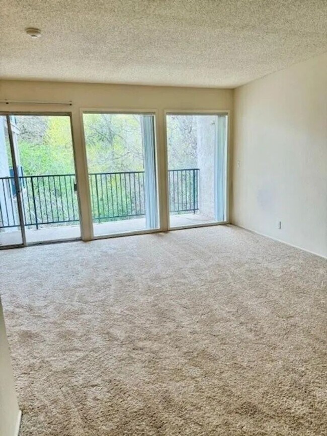 Photo - Charming 1BD/1BA Condo in Downtown Walnut Creek! Walk to Everything!