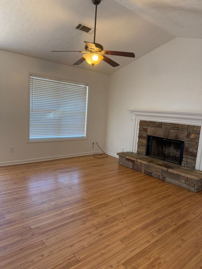 Photo - 3 Bedroom 2 Bathroom Ranch Home