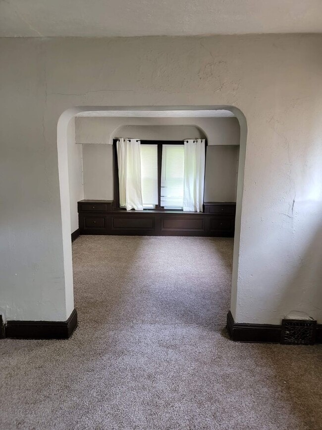 Large 3 bedroom 1 bath single family home House Rental in Cleveland