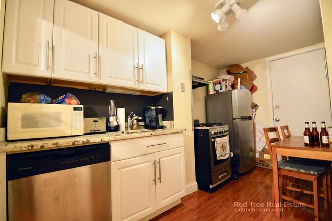 Photo - 238 Everett St Unit 1