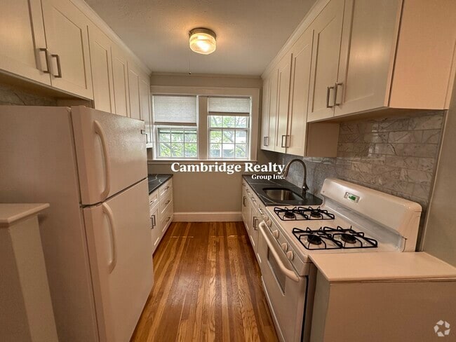 Building Photo - 5 Ellery Pl Unit 41A Rental