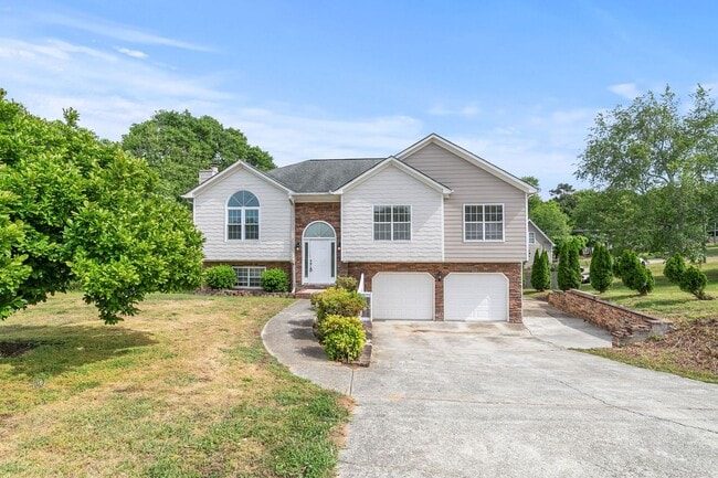 Photo - Charming Flowery Branch Home!
