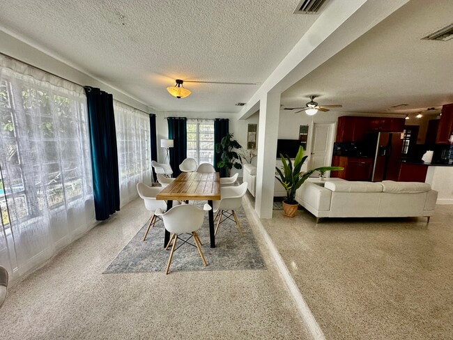 Photo - 2901 NW 9th Ter