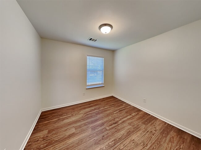 Building Photo - 13210 Ambrosa Dr