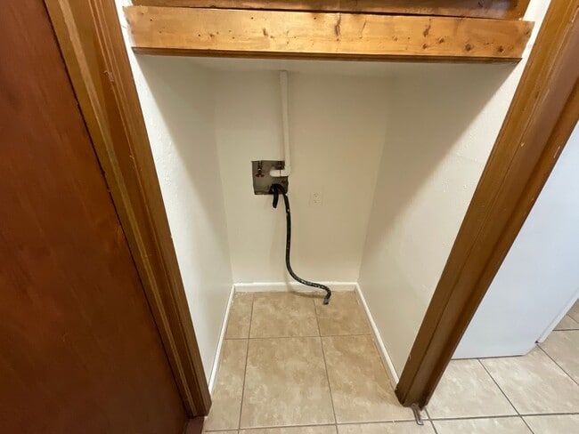 Photo - 3bd 2ba 2 car