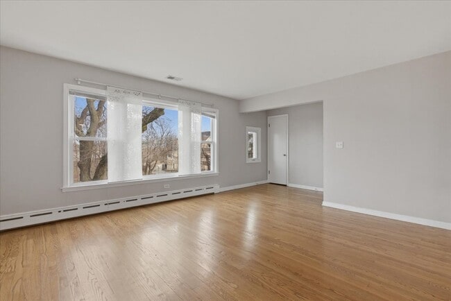 Photo - 3018 N Whipple St Unit 2