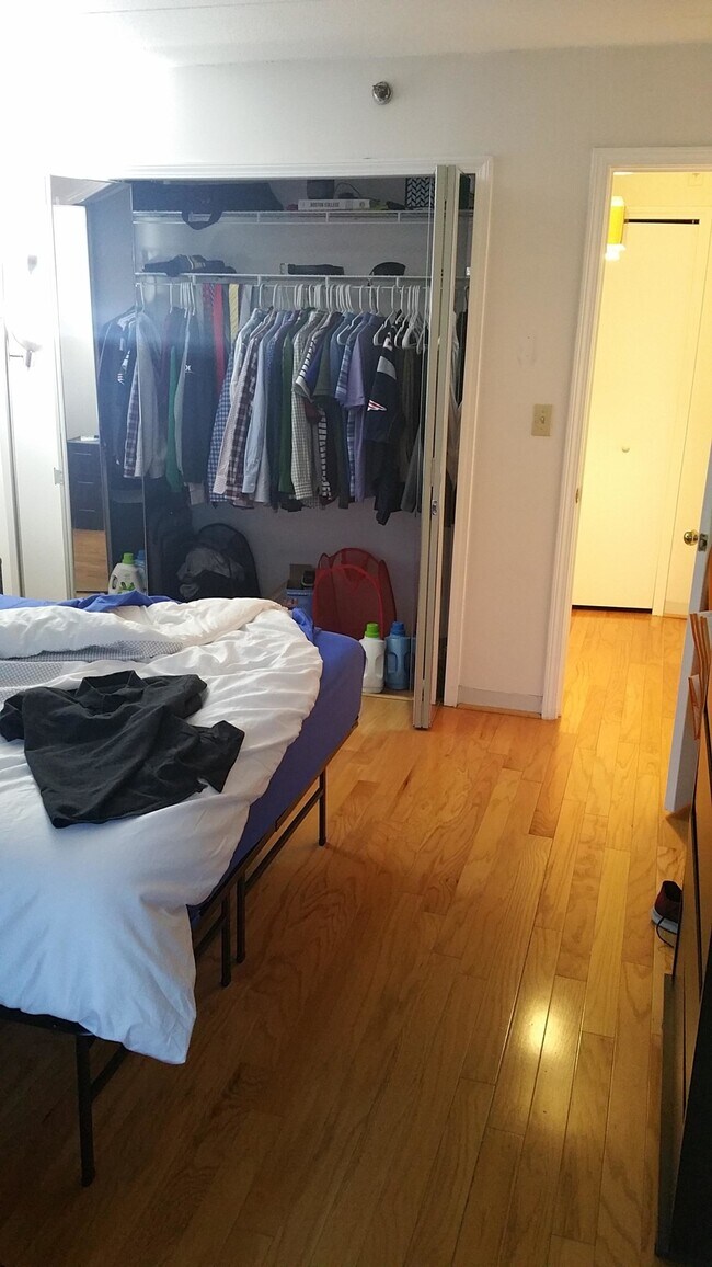 Photo - 1933 Commonwealth Ave