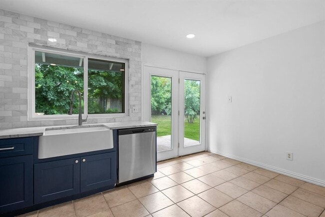 Photo - 1401 Meadowmear Dr