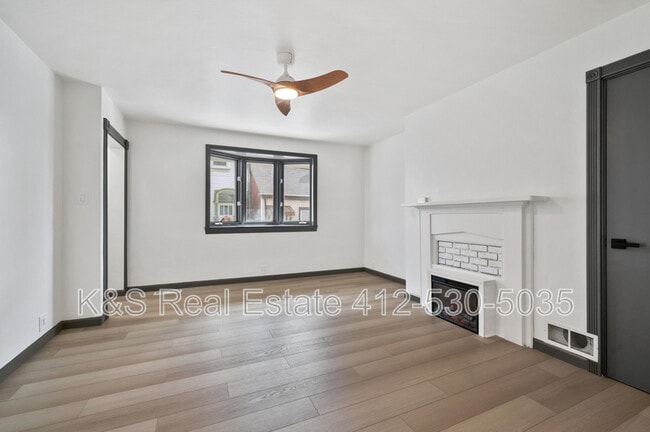 Photo - 2104 Straubs Ln
