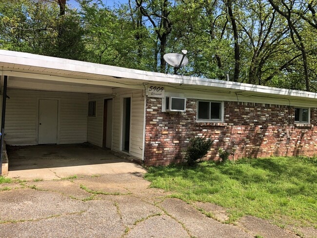 2 Bed 1 Bath House - 2 Bed 1 Bath House