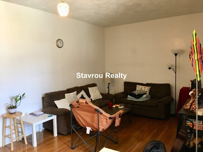 Photo - 1677 Beacon St