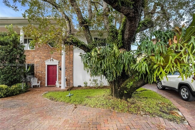 Photo - 10670 SW 77th Ave