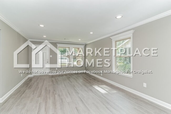 Photo - 724 W 23rd St