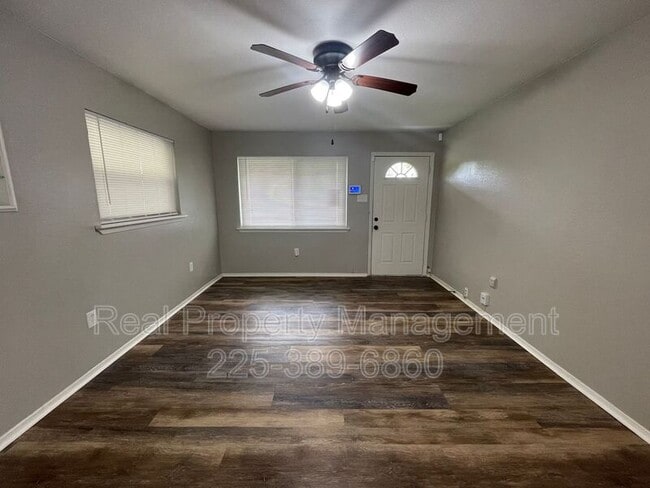 4411 Baker Blvd