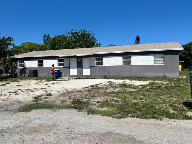 Building Photo - 1002 N 16th St Rental