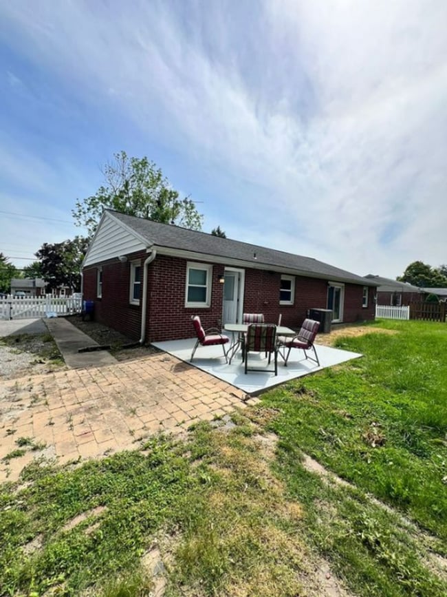 Photo - 3 Bedroom, 1 Bath Rancher Available for Rent! House