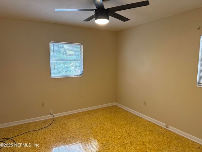 Photo - 1494 Bessent Rd