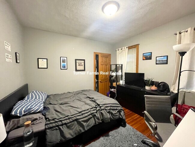 36 Sunset Rd Unit 1