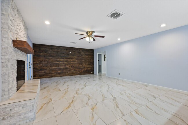 Photo - 12018 Beinhorn Dr