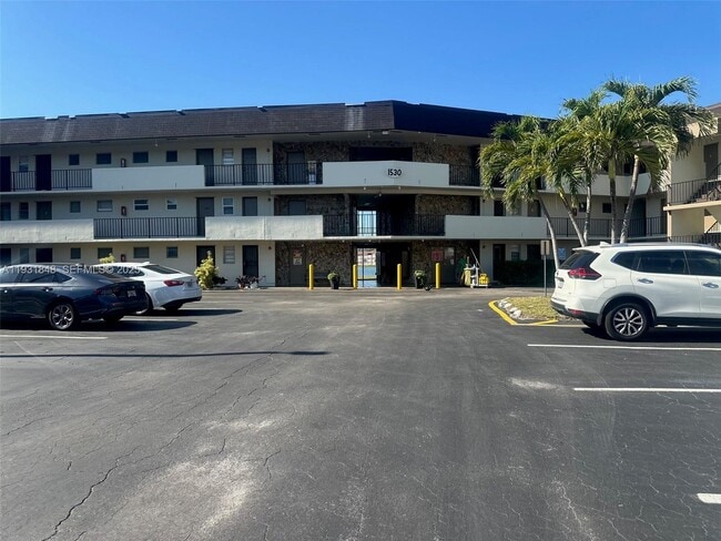 Building Photo - 1530 NE 191st St Unit 205