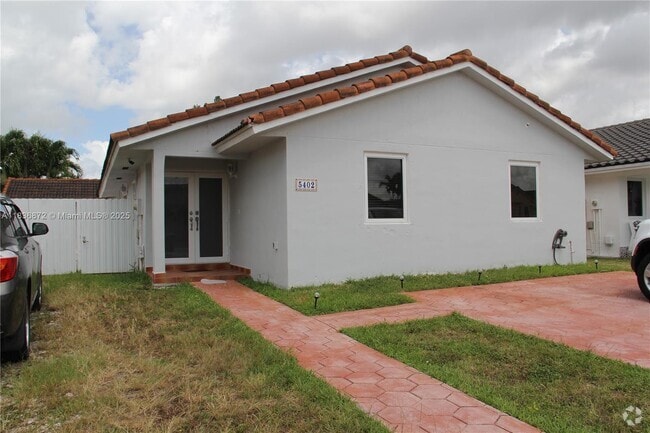 Building Photo - 5402 SW 144th Ct Rental