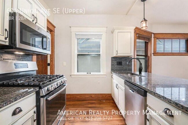 Photo - 604 Union Ave SE