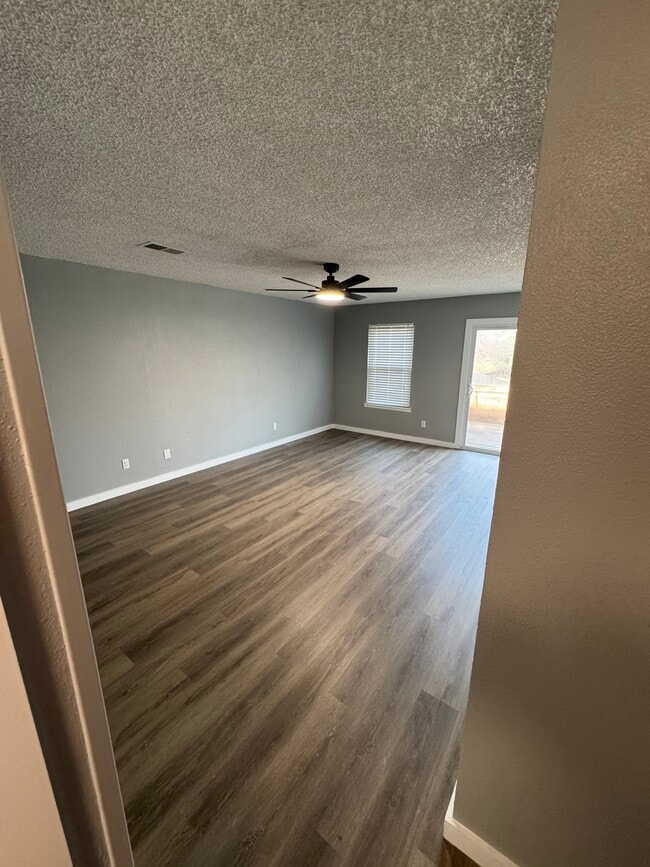 Living room - 1723 W Washington St