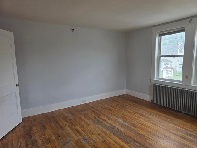 Photo - 10 N Main St Unit 2