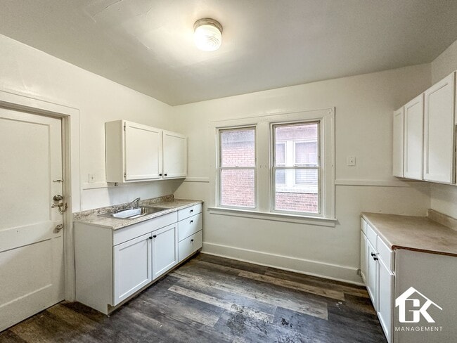 Building Photo - 18461 Washburn St Unit 18461 Washburn Upper