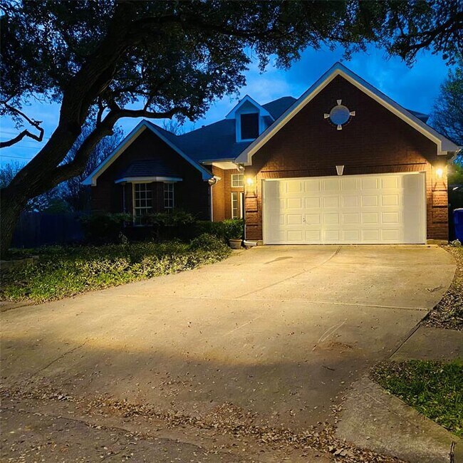 Photo - 1704 Juniper Ridge Loop