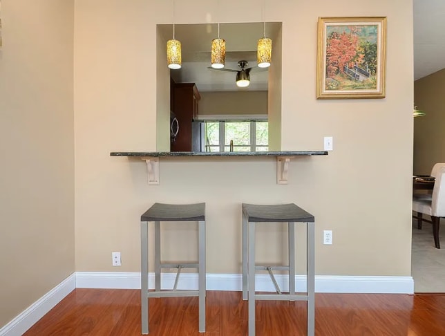 Las imágenes son muestras representativas de la unidad anunciada. Las unidades reales mostradas durante los recorridos pueden variar. - 43 Ellingwood St Unidad L16