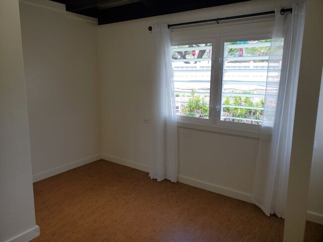 Photo - Spacious 2-bedroom, 1-bathroom unit with 1 covered parking stall!