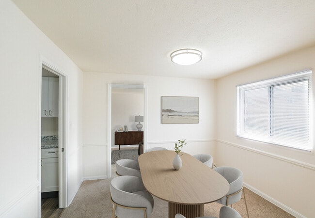 Village at Mayfield Dining Room - Village at Mayfield