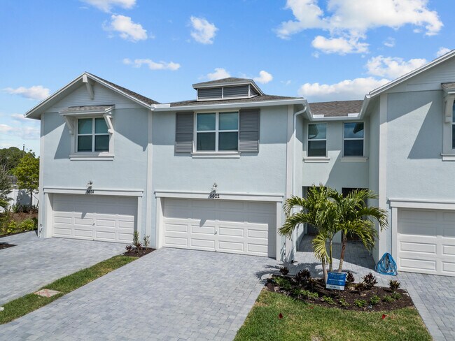 Photo - 5622 SE Edgewater Cir Townhome