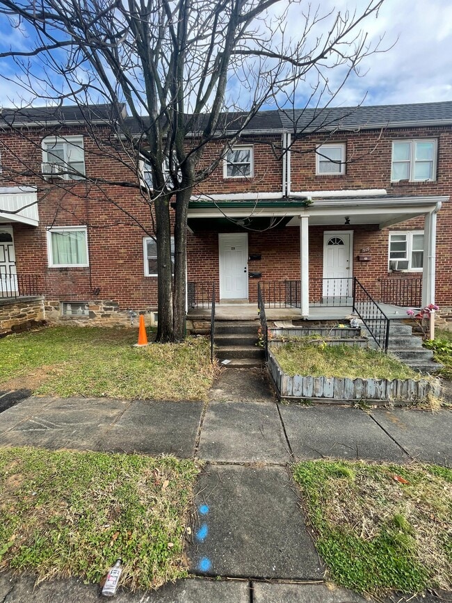 Building Photo - OLDHAM 1 Unit 1