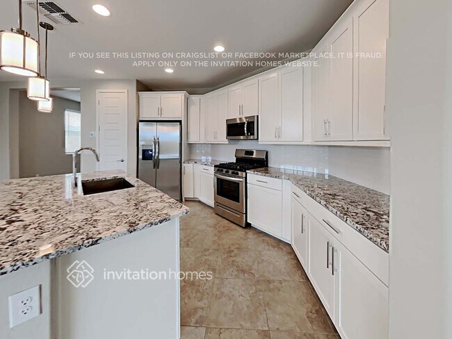 Photo - 18841 W Canterbury Dr