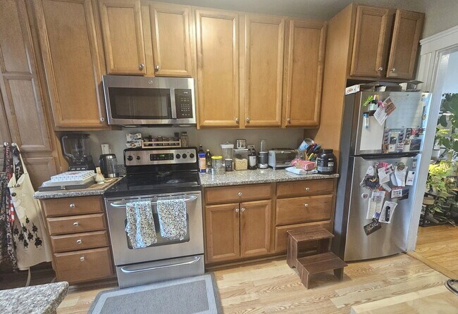 Building Photo - 370 Chestnut Hill Ave Unit 35