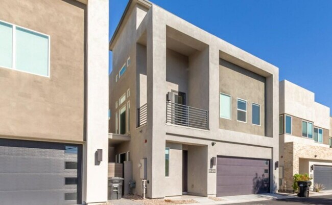 6810 E Lyra Dr